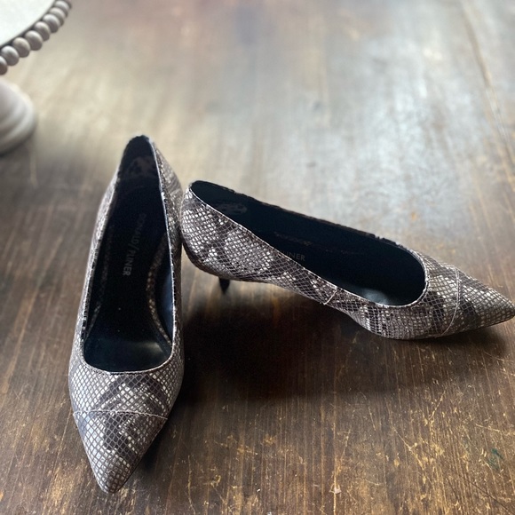 Snakeskin Heels - Picture 15 of 16